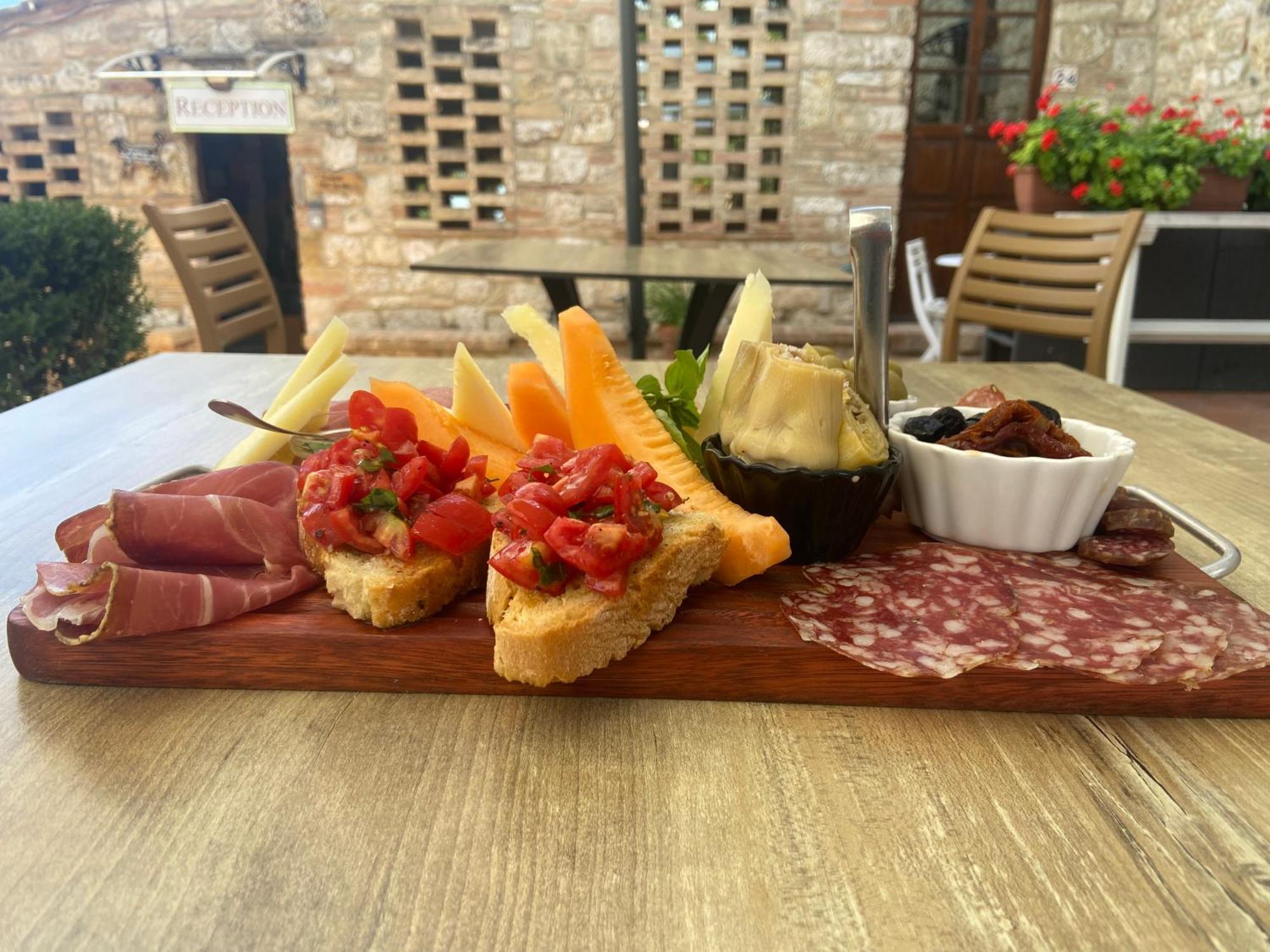 Bed & Breakfast Casale Gregoriano And Apartaments San Gimignano Eksteriør billede