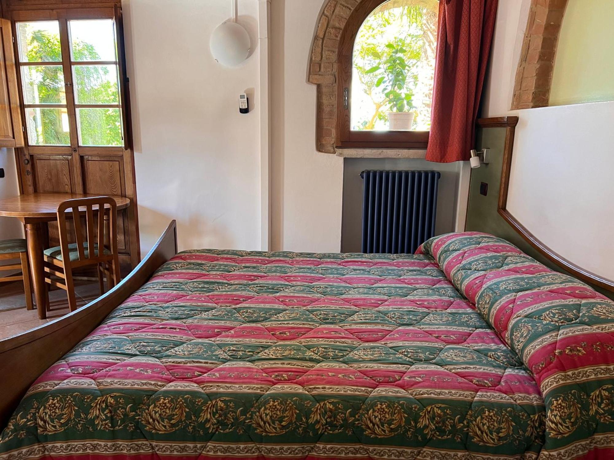 Bed & Breakfast Casale Gregoriano And Apartaments San Gimignano Eksteriør billede