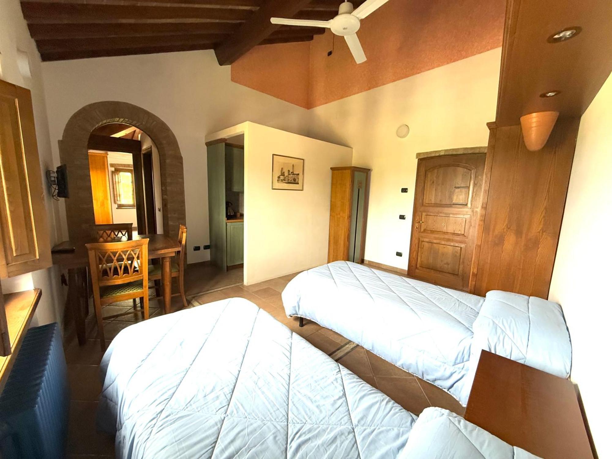 Bed & Breakfast Casale Gregoriano And Apartaments San Gimignano Eksteriør billede